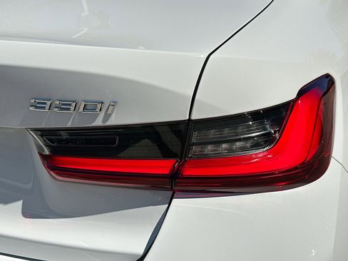 Certified 2024 BMW 330i Sedan w/ Convenience Package image 32