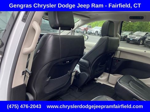 Certified 2024 Chrysler Pacifica Limited FWD image 25