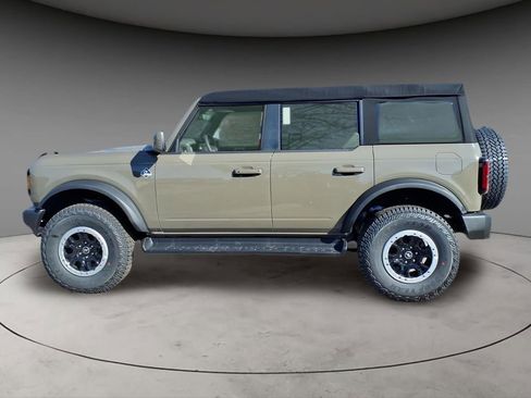 New 2025 Ford Bronco Outer Banks w/ Sasquatch Package image 2