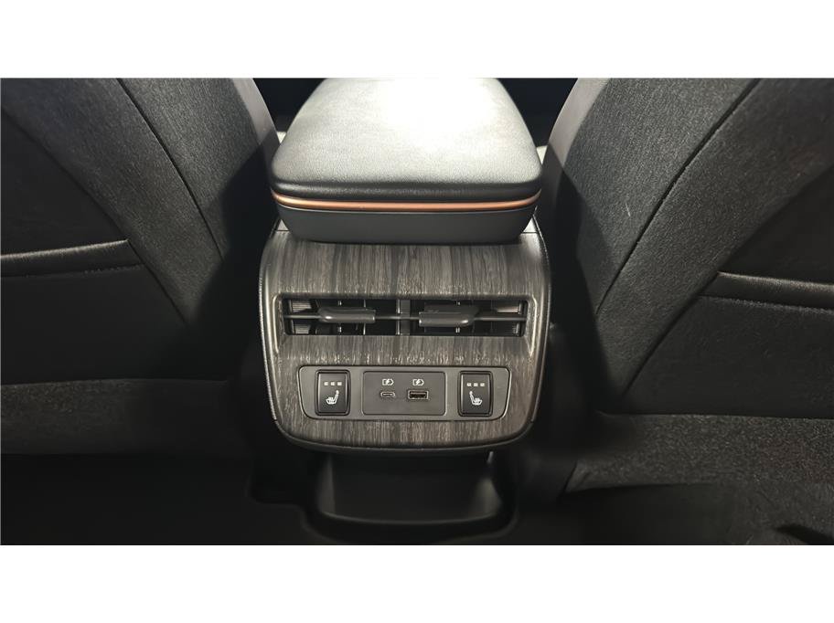 Used 2024 Nissan Ariya FWD image 24