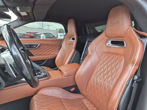 Used 2019 Jaguar F-TYPE SVR image 16