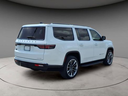 Used 2024 Jeep Wagoneer Series II w/ Premium Group I AWD/4WD image 9