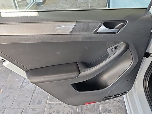 Used 2017 Volkswagen Jetta S image 20