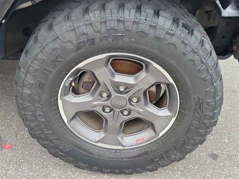 Used 2017 Jeep Wrangler 75th Anniversary image 8