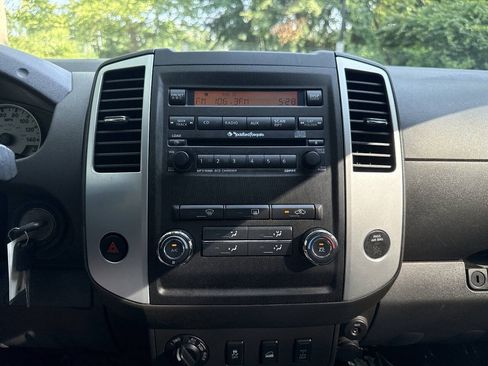 Used 2012 Nissan Frontier PRO-4X AWD/4WD image 21
