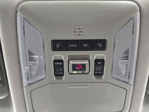 Used 2022 Toyota RAV4 XLE w/ Convenience Package image 40