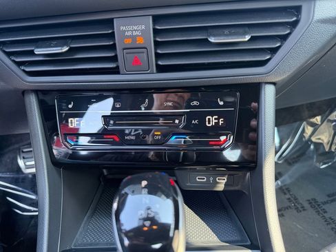 Used 2025 Volkswagen Jetta Sport image 22