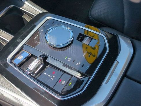 Used 2023 BMW 740i w/ Parking Assistance Package RWD image 11