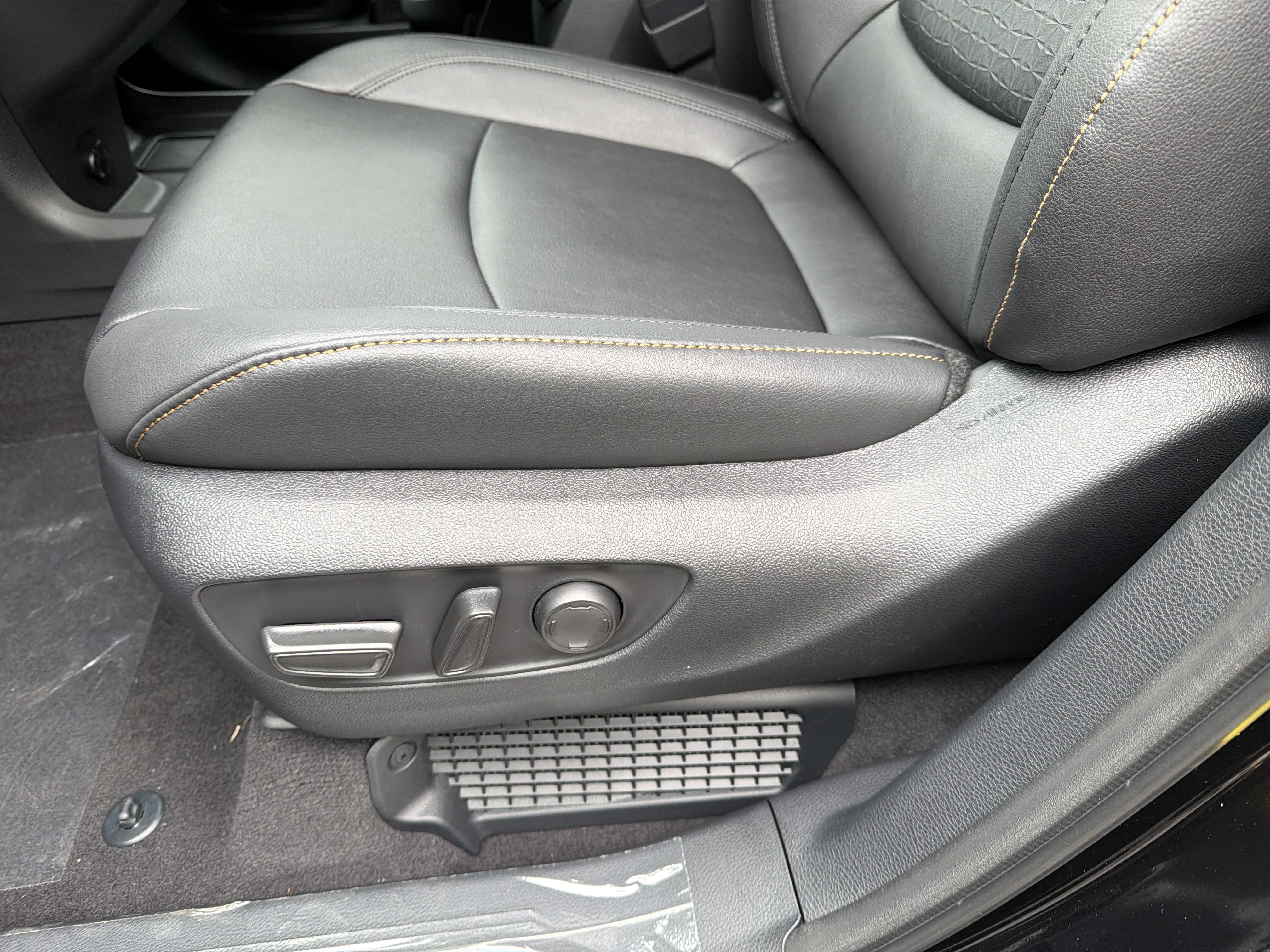 New 2026 Toyota Sienna XLE Woodland Edition AWD/4WD image 10
