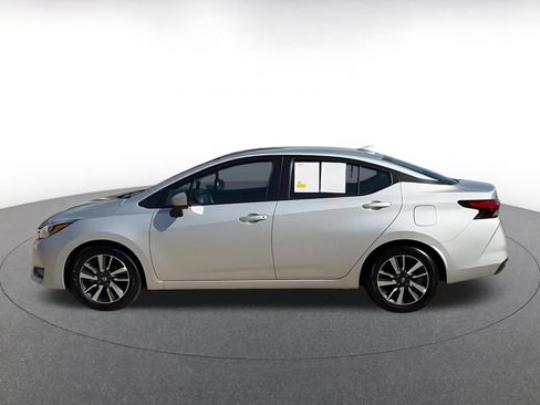 Used 2025 Nissan Versa SV FWD image 9