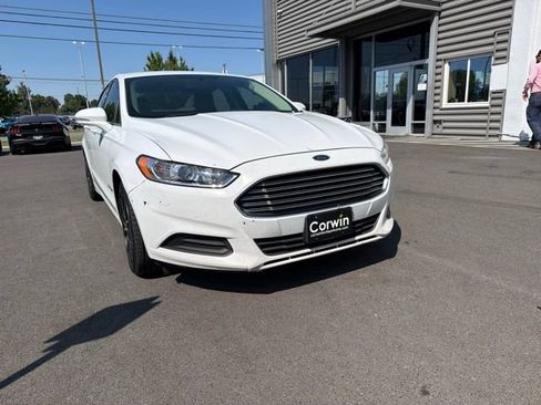 Used 2013 Ford Fusion SE FWD image 4