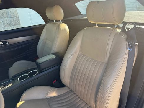 Used 2004 Ford Thunderbird image 15