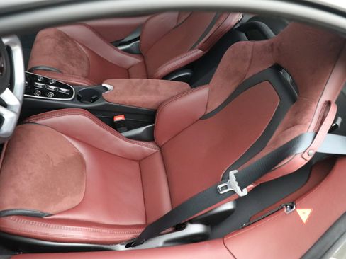 Used 2023 McLaren GT image 23