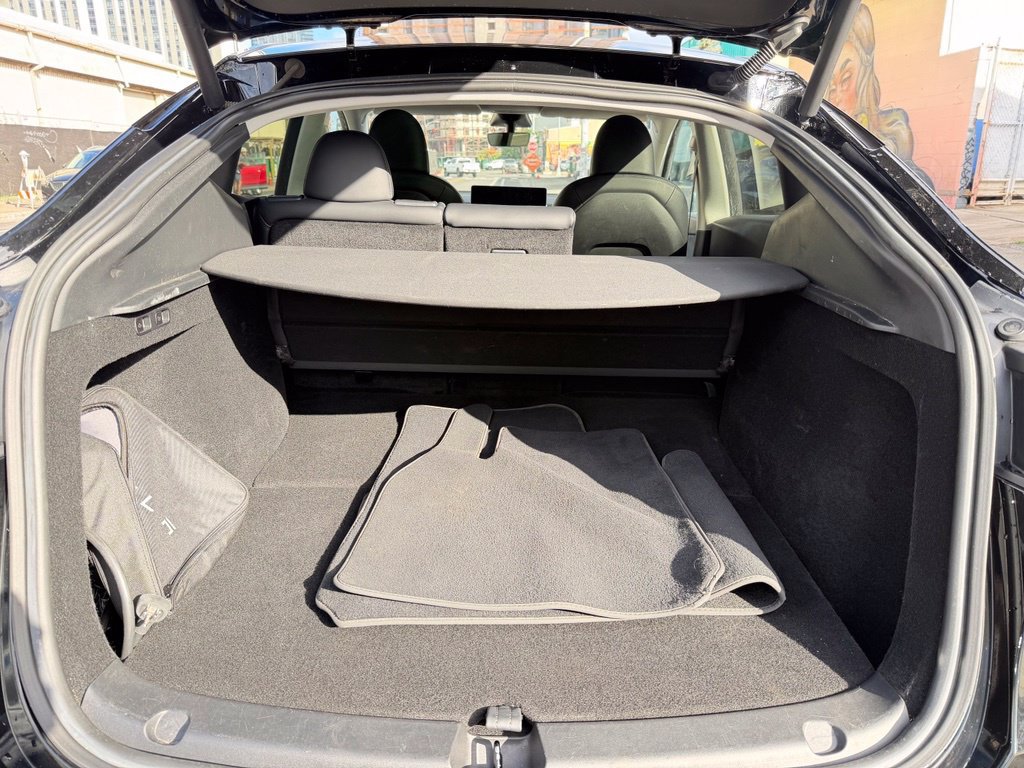 Used 2023 Tesla Model Y AWD image 17