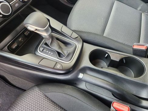 Used 2025 Kia Soul LX FWD image 19