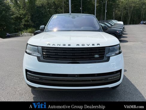 Used 2023 Land Rover Range Rover Long Wheelbase SE AWD/4WD image 3