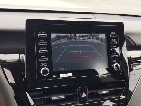 Used 2023 Toyota Camry SE image 12