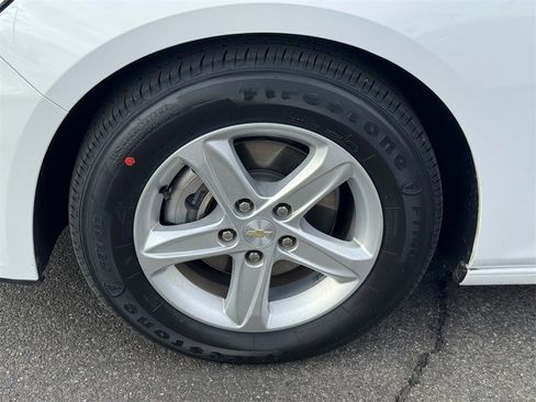 Used 2020 Chevrolet Malibu LS w/ Driver Confidence Package II image 9