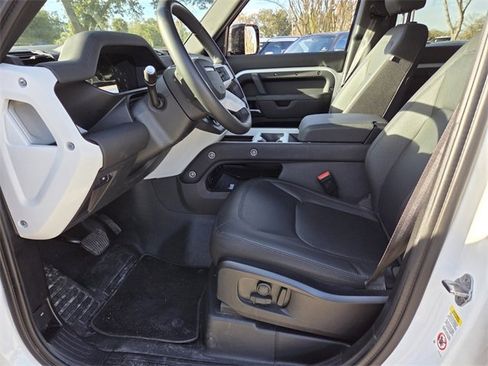 Used 2025 Land Rover Defender 110 S image 11