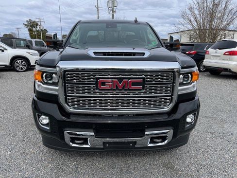 Used 2018 GMC Sierra 2500 Denali w/ Duramax Plus Package image 3