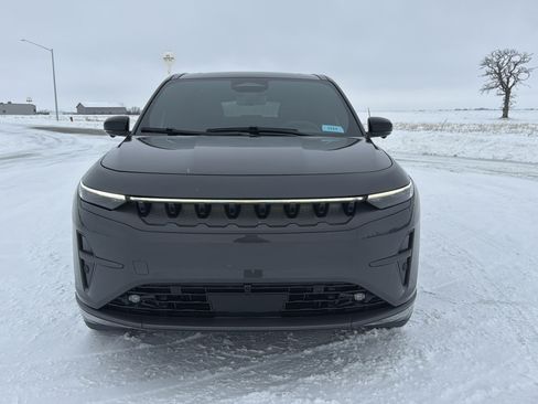 Used 2024 Jeep Wagoneer Launch Edition image 31