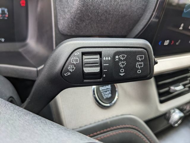 Used 2025 Ford Explorer Active RWD image 29