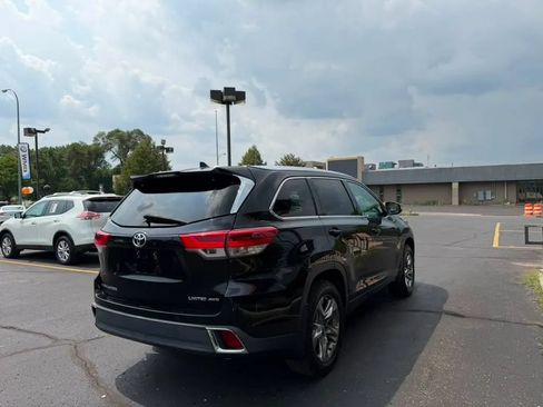 Used 2018 Toyota Highlander Limited Platinum AWD/4WD image 5