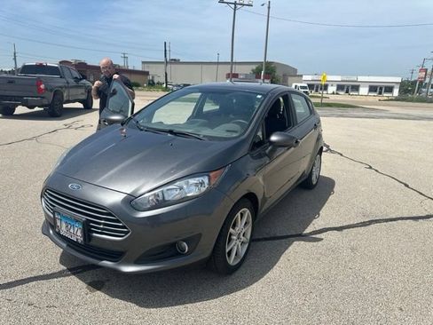 Used 2019 Ford Fiesta SE w/ Equipment Group 201A FWD image 2
