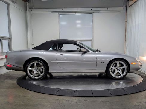 Used 2001 Jaguar XKR Convertible image 17