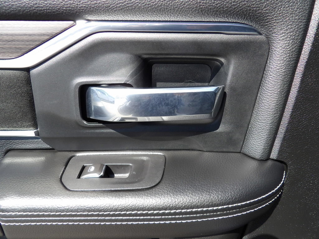 Used 2026 RAM 2500 Laramie AWD/4WD image 33