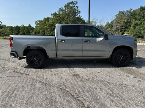 New 2025 Chevrolet Silverado 1500 Custom image 3