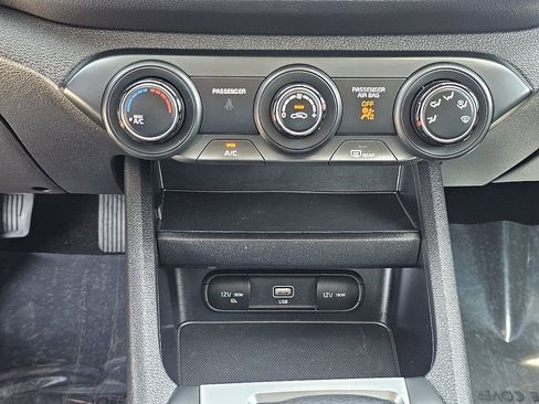Used 2022 Kia Forte LXS w/ LXS Technology Package FWD image 28