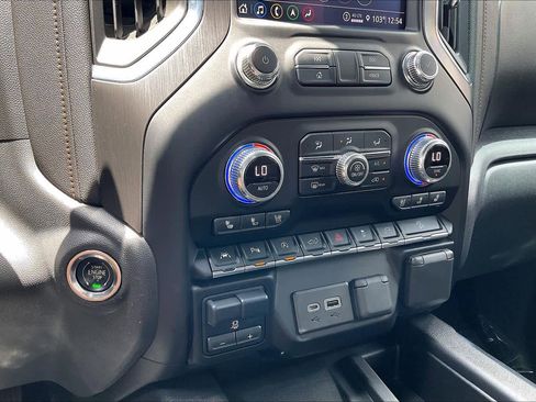 Used 2021 GMC Sierra 1500 AT4 w/ AT4 Premium Package AWD/4WD image 31