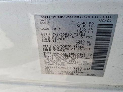 Used 2025 Nissan Murano SV image 11