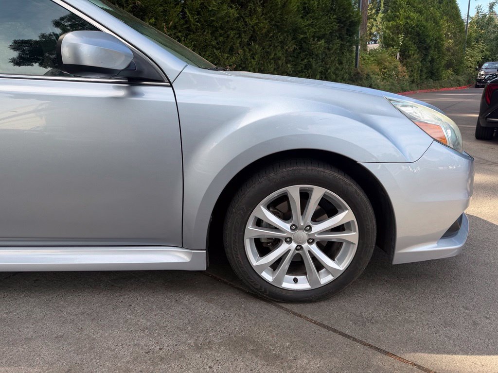 Used 2013 Subaru Legacy 2.5i Premium AWD/4WD image 3