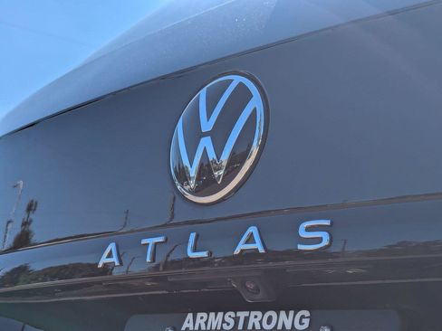 Certified 2023 Volkswagen Atlas SEL R-Line AWD/4WD image 40
