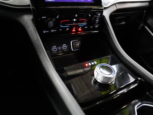 Used 2022 Jeep Grand Cherokee Altitude image 27