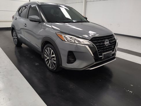 Used 2022 Nissan Kicks SV FWD image 13