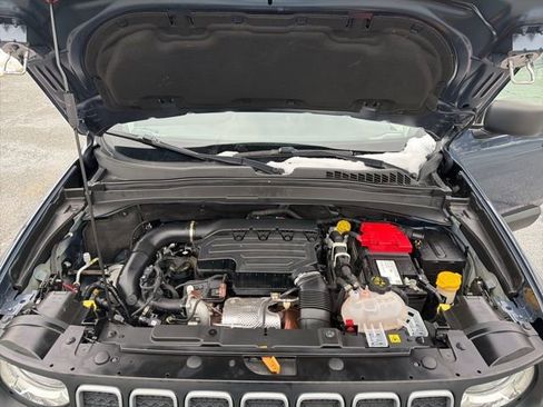 Used 2022 Jeep Renegade Latitude image 23