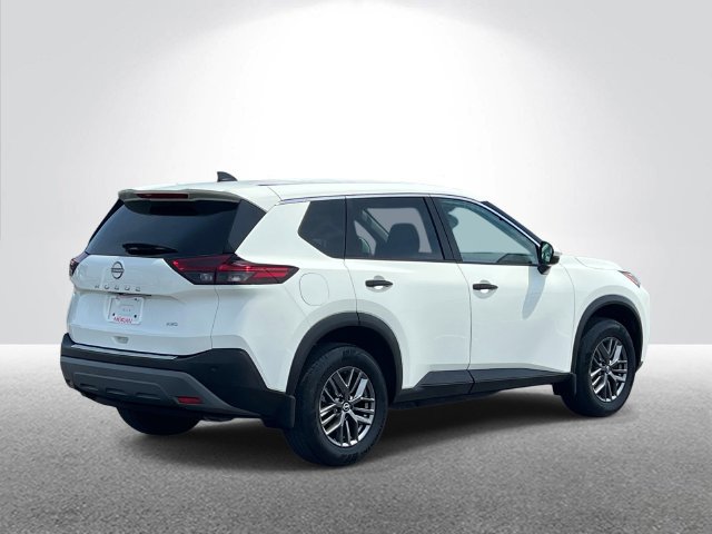 Used 2022 Nissan Rogue S AWD/4WD image 5
