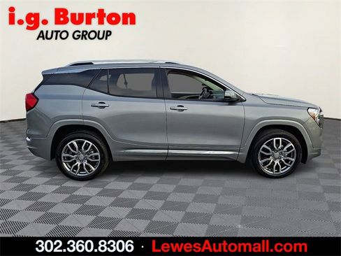 Used 2024 GMC Terrain Denali image 7
