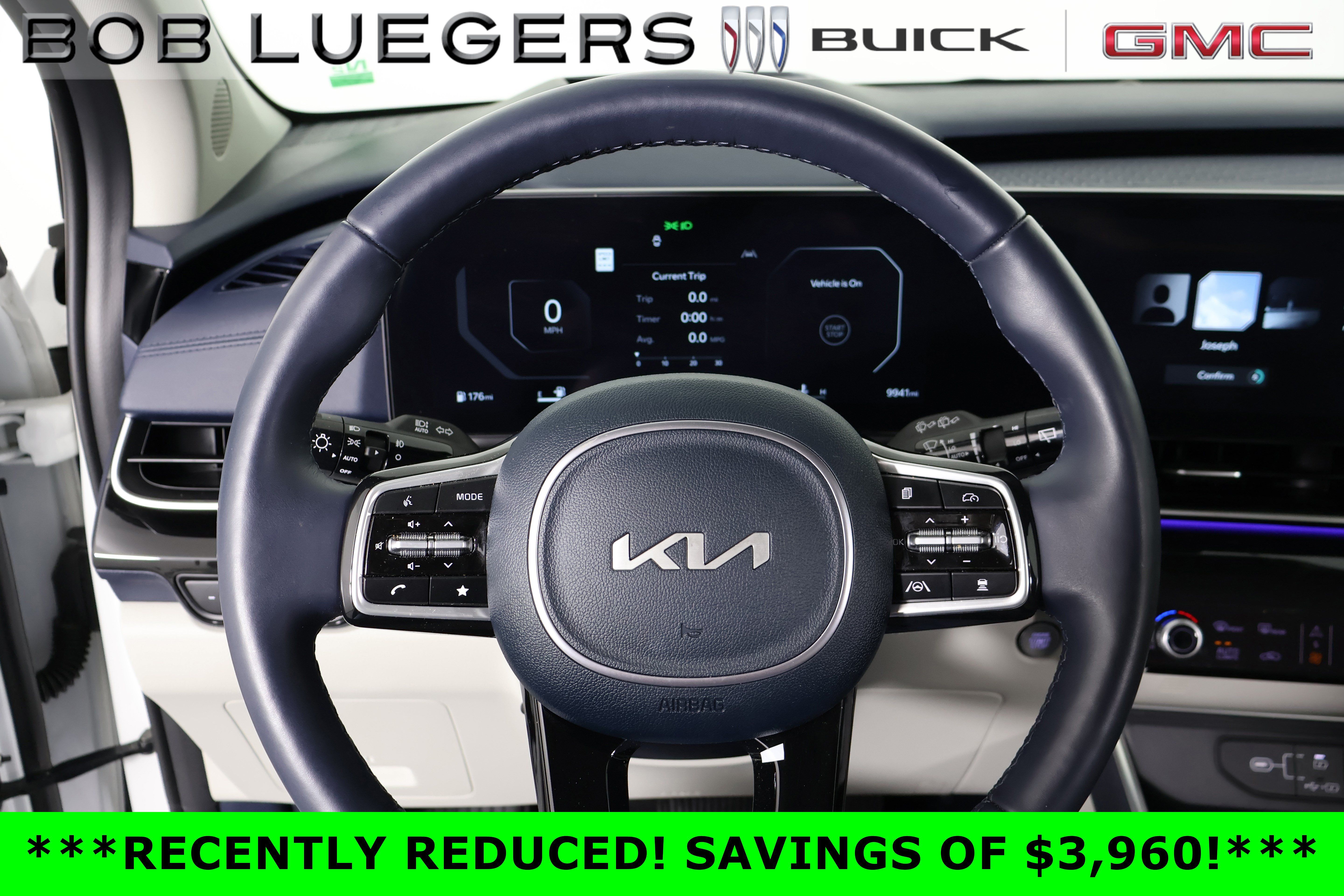 Used 2025 Kia Carnival SX Prestige FWD image 28