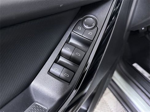 New 2026 Chevrolet Equinox LT w/ Convenience Package II image 23