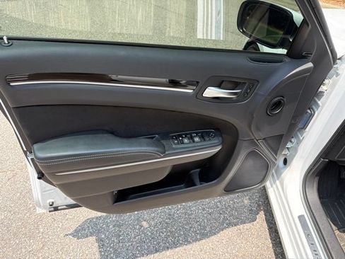 Certified 2023 Chrysler 300 C RWD image 14