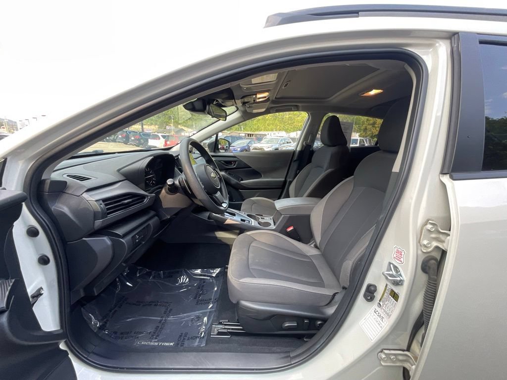 Used 2025 Subaru Crosstrek 2.5i Premium AWD/4WD image 9
