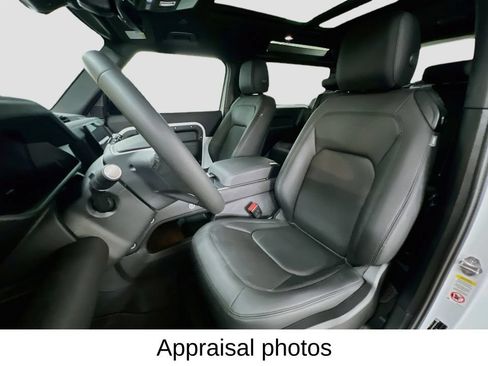 Used 2025 Land Rover Defender 90 X-Dynamic SE AWD/4WD image 5