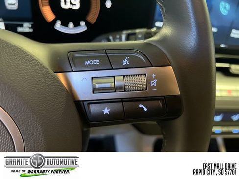 Used 2025 Hyundai Kona SEL AWD/4WD image 33