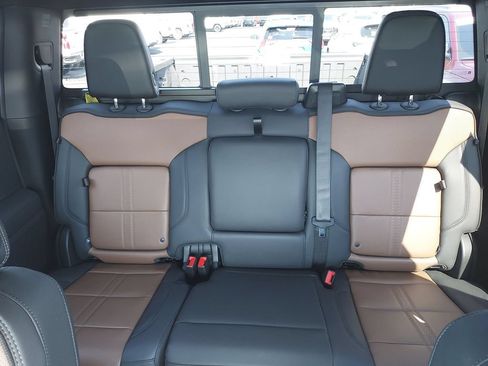 Used 2026 Chevrolet Silverado 1500 High Country w/ High Country Premium Package AWD/4WD image 13