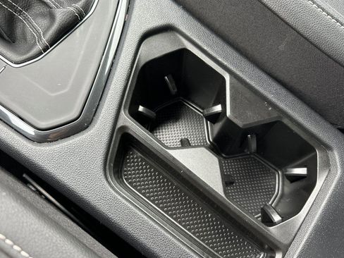 Used 2022 Volkswagen Tiguan SE R-Line image 36