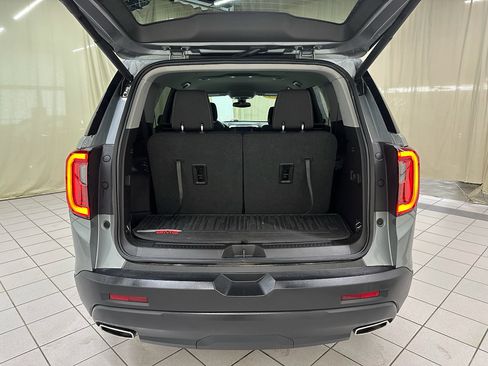 Used 2023 GMC Acadia SLE w/ Driver Convenience Package FWD image 8
